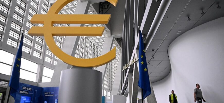 Напад на інкасаторів Ощадбанку в Угорщині: у Центробанку Європи відреагували на інцидент Напад на інкасаторів Ощадбанку в Угорщині: у Центробанку Європи відреагували на інцидент