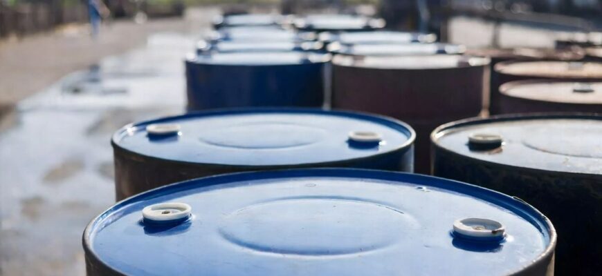 Війна змусила Москву йти на крайні заходи через кризу з бензином Війна змусила Москву йти на крайні заходи через кризу з бензином