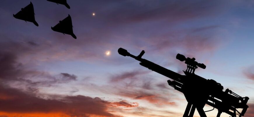 Вночі Україну атакували майже 300 дронів з 5 напрямків: скільки було влучань і як працювала ППО Вночі Україну атакували майже 300 дронів з 5 напрямків: скільки було влучань і як працювала ППО