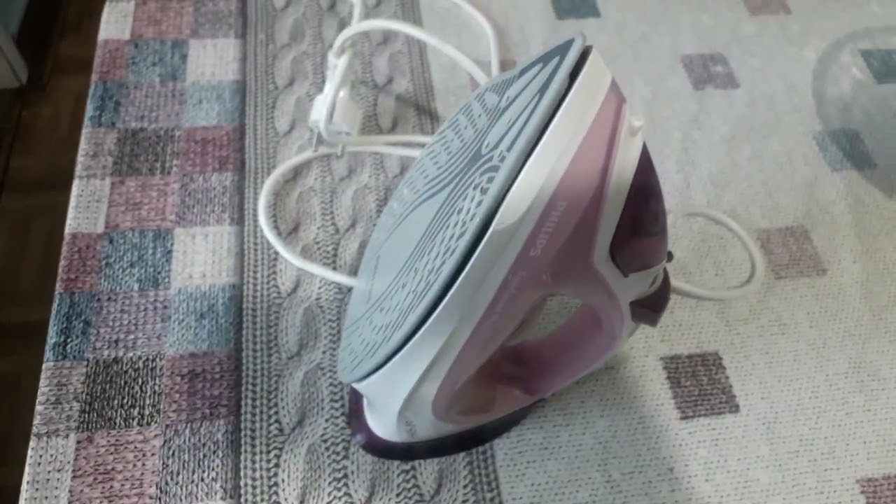 Господині розповіли, як почистити праску від накипу за 20 хв у домашніх умовах