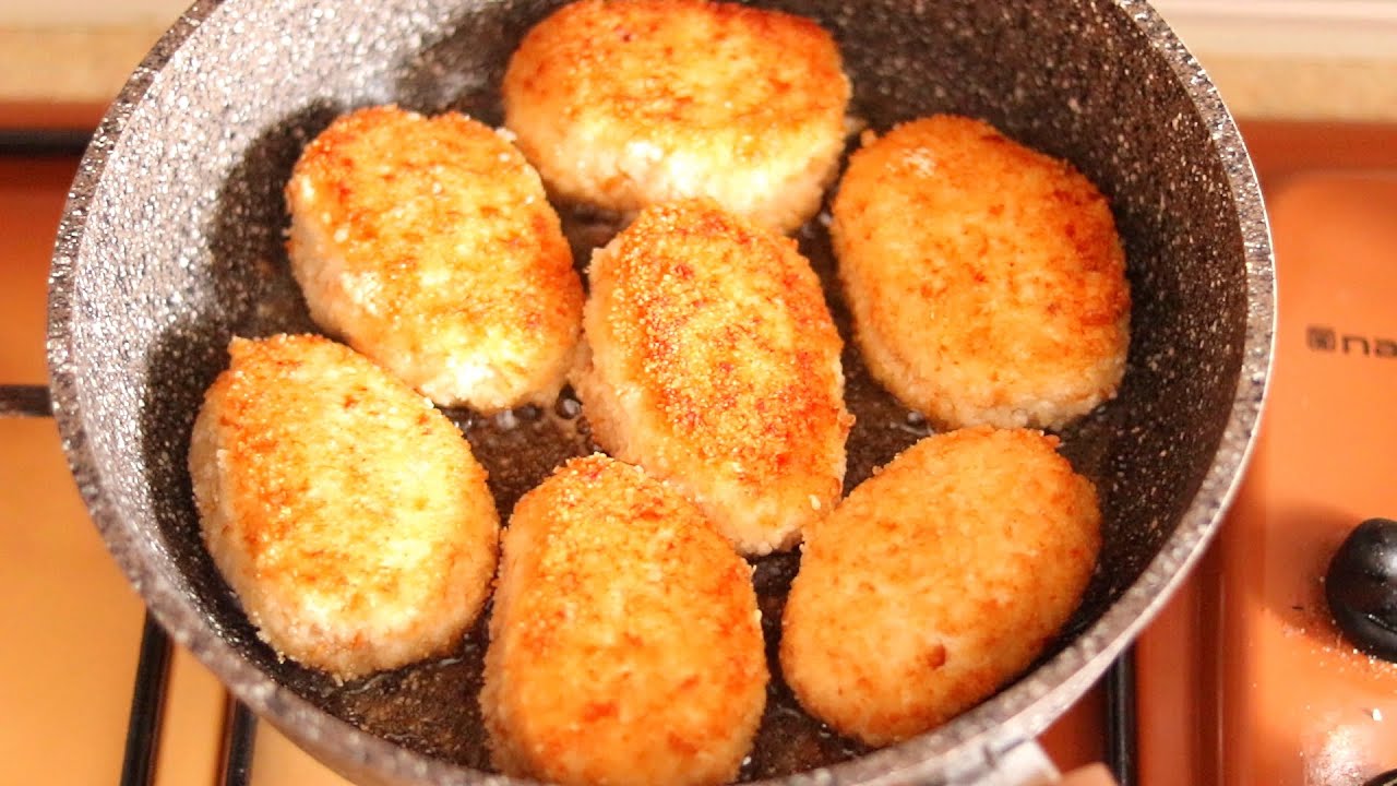 Кулінари розповіли, у чому краще обваляти котлети, якщо вдома немає борошна