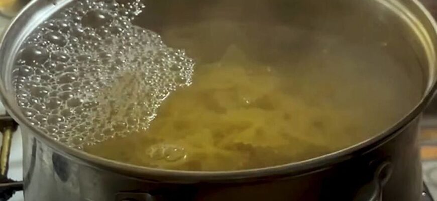 Скільки часу та як потрібно варити макарони, щоб вони не злипалися та були смачними Скільки часу та як потрібно варити макарони, щоб вони не злипалися та були смачними