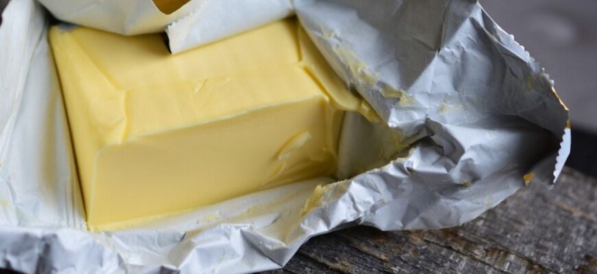 Якщо на пакованні є такий напис, то це точно не вершкове масло: як відрізнити фальсифікат Якщо на пакованні є такий напис, то це точно не вершкове масло: як відрізнити фальсифікат