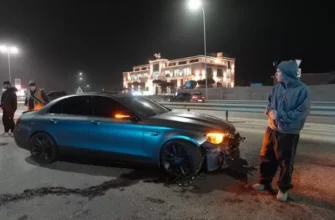 “Давай, жми. Сашко, пішов!”: У Львові блогер примотав знайомого скотчем до даху авто та ганяв містом на великій швидкості (відео)