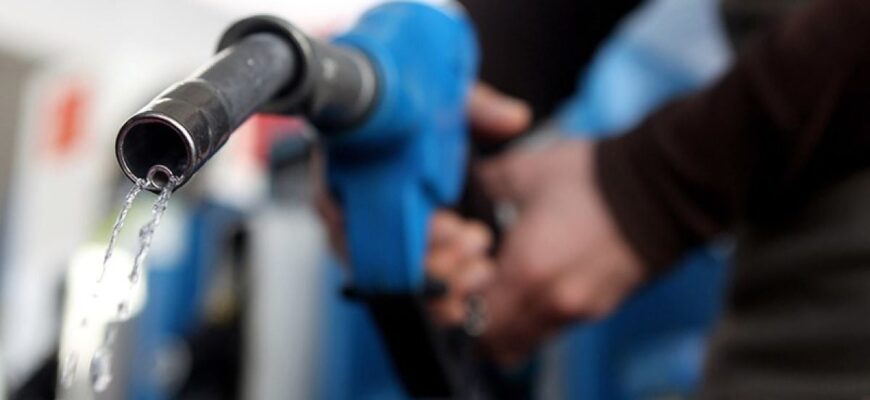 Дефіцит бензину в Україні можливий вже у квітні — Гетманцев