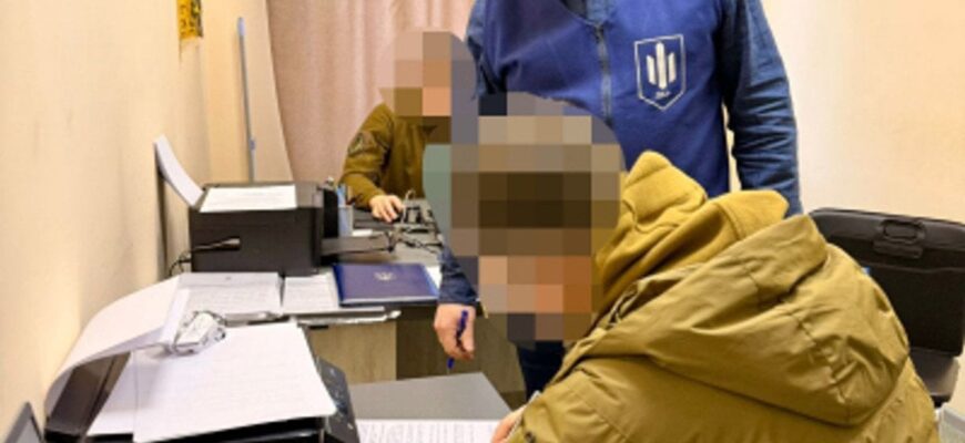 Привласнив 2,5 млн грн речових доказів і купив авто: у Хмельницькому судитимуть ексслідчого Привласнив 2,5 млн грн речових доказів і купив авто: у Хмельницькому судитимуть ексслідчого