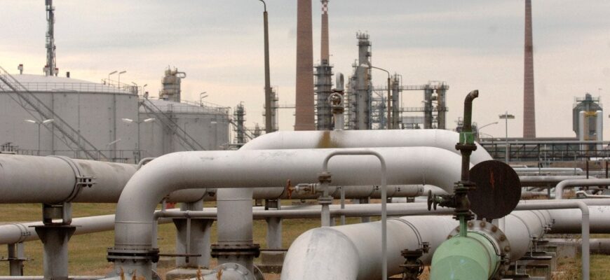 Пошкодження “Дружби” зафіксували супутники: що саме сталося після атаки РФ (фото) Пошкодження “Дружби” зафіксували супутники: що саме сталося після атаки РФ (фото)