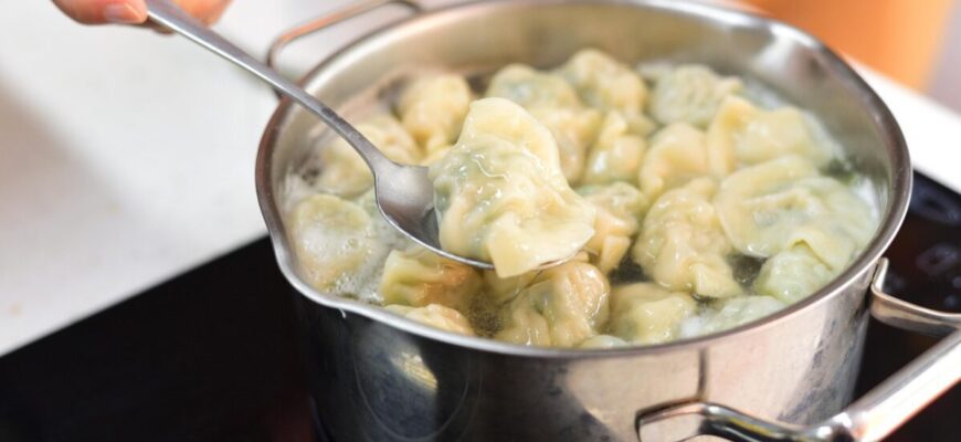 Забудьте про окріп при варінні пельменей: 1 трюк МастерШефів – збереження форми та тіста Забудьте про окріп при варінні пельменей: 1 трюк МастерШефів – збереження форми та тіста