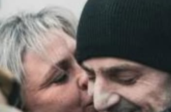 💔Неможливо дивитися без сліз: військовий після звільнення полону зустрівся з дружиною 🙏