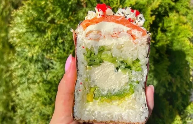 “Ідея прикольна, але для мене крінж”: У Черкасах ресторан створив до Великодня суші-паски (фото) “Ідея прикольна, але для мене крінж”: У Черкасах ресторан створив до Великодня суші-паски (фото)