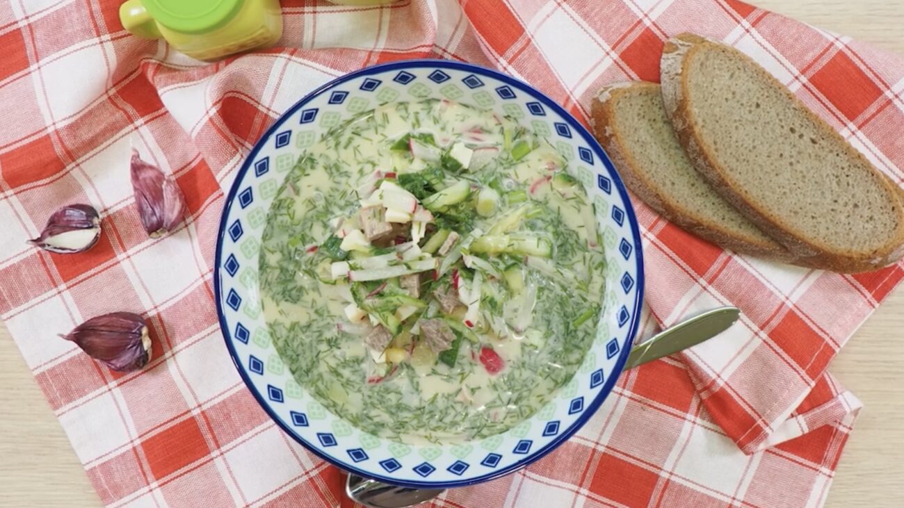 Господині розповіли рецепт смачної окрошки з мʼясом Господині розповіли рецепт смачної окрошки з мʼясом