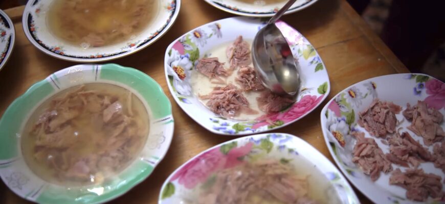 Варити холодець на Великдень вже як традиція: застигне за 6 годин і буде прозорим, якщо зробити так Варити холодець на Великдень вже як традиція: застигне за 6 годин і буде прозорим, якщо зробити так