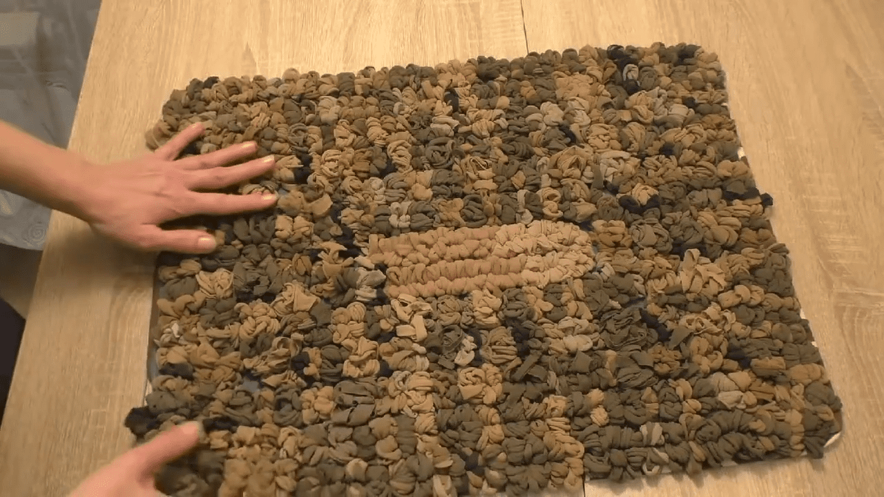 Експерти розповіли, як використати старі капронові колготки з користю