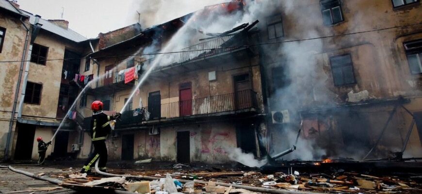 Під час обстрілу Львова люди ховались у церкві: місцеві розповіли про масовану атаку “Шахедів” Під час обстрілу Львова люди ховались у церкві: місцеві розповіли про масовану атаку “Шахедів”