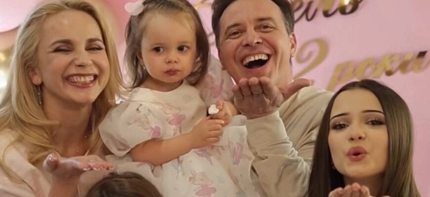 Лілія Ребрик з чоловіком казково відсвяткувала дворіччя доньки й показала зіркових гостей Лілія Ребрик з чоловіком казково відсвяткувала дворіччя доньки й показала зіркових гостей
