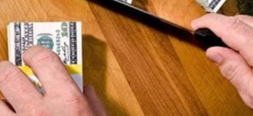 Містичний збіг – чи розкрадання коштів ЄС, яке прикриває влада? – Голобуцький Містичний збіг – чи розкрадання коштів ЄС, яке прикриває влада? – Голобуцький