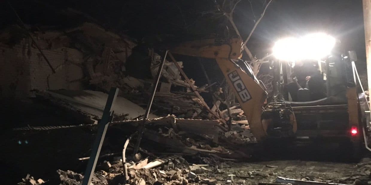 Ліквідація наслідків російського авіаудару по Слов'янську 3 березня 2026 року. Фото: ДСНС Донеччини