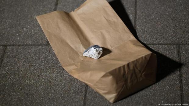 “Небо спалахнуло”: На заході Німеччини впав метеорит – деякі очевидці прийняли його за ракету “Небо спалахнуло”: На заході Німеччини впав метеорит – деякі очевидці прийняли його за ракету