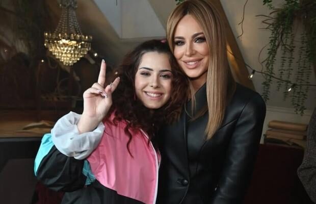 “Нігті в стилі “російський шик”: Донька Ані Лорак шокувала мережу своїм манікюром (відео) “Нігті в стилі “російський шик”: Донька Ані Лорак шокувала мережу своїм манікюром (відео)