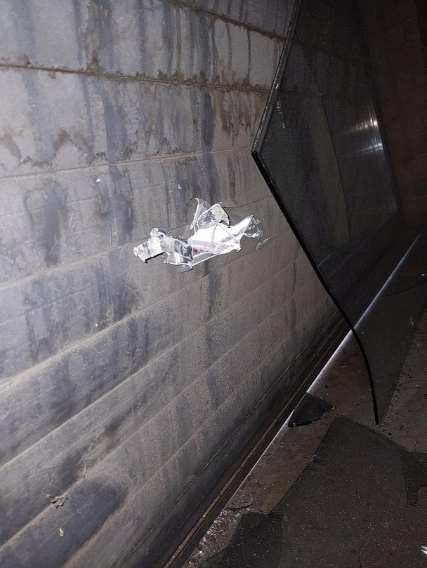 Місце «прильоту» уламка у будинку Бориса Філатова / © Facebook-сторінка Бориса Філатова