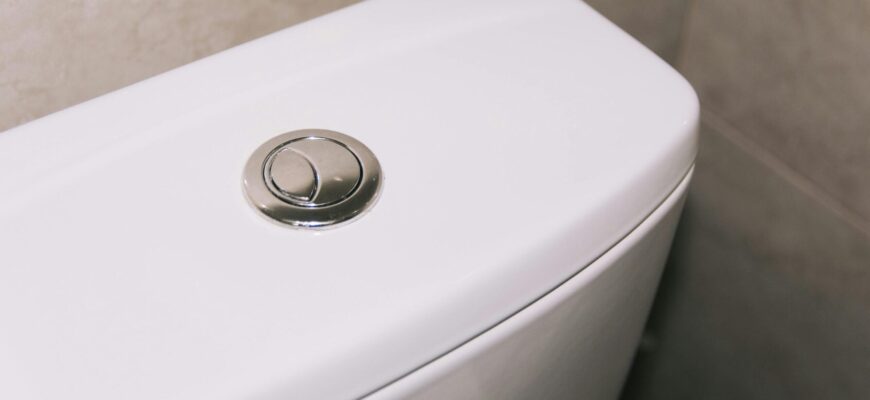 Сусід-сантехнік навчив: кидаю 1 таблетку в бачок унітазу щотижня – і забула про іржу та жовтий наліт Сусід-сантехнік навчив: кидаю 1 таблетку в бачок унітазу щотижня – і забула про іржу та жовтий наліт