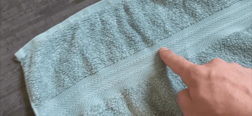 Навіщо на рушнику ця дивна смужка: думала – декор, а виявилося – секрет, через який виріб не лізе по швах Навіщо на рушнику ця дивна смужка: думала – декор, а виявилося – секрет, через який виріб не лізе по швах