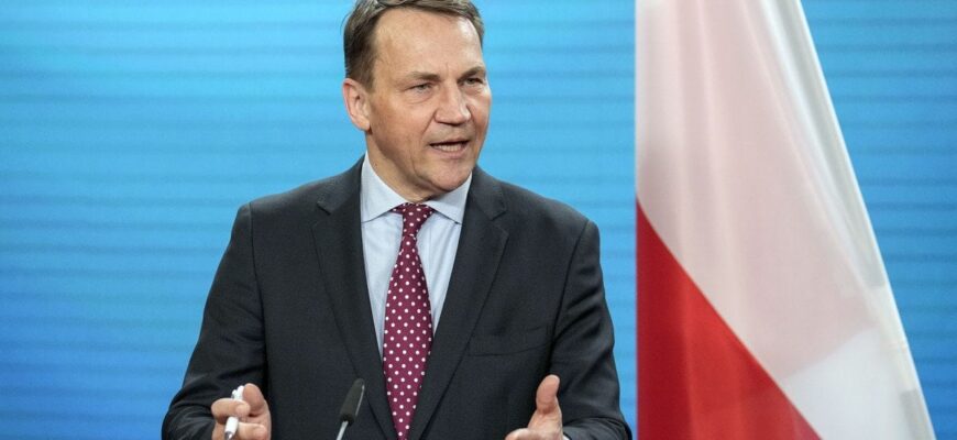 Польща відреагувала на затримання українських інкасаторів в Угорщині Польща відреагувала на затримання українських інкасаторів в Угорщині