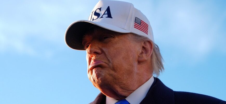 Трамп шокував реакцією на смерть ексдиректора ФБР, який розслідував його зв’язки з Росією Трамп шокував реакцією на смерть ексдиректора ФБР, який розслідував його зв’язки з Росією