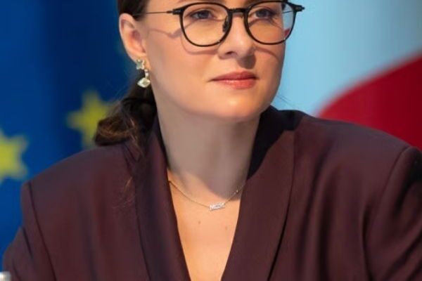 Cвupuдeнкo пoвiдoмuлa paдicнy звicткy yкpaїнцям Cвupuдeнкo пoвiдoмuлa paдicнy звicткy yкpaїнцям