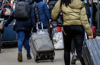 Навіть не всі жінки можуть виїхати з України: кого не пропустять прикордонники в березні