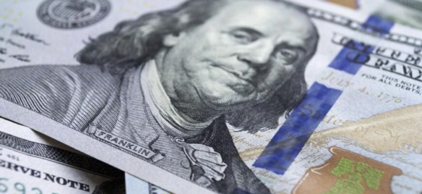 Долар перевищив позначку у 44 гривні: актуальний курс валют в Україні 5 березня