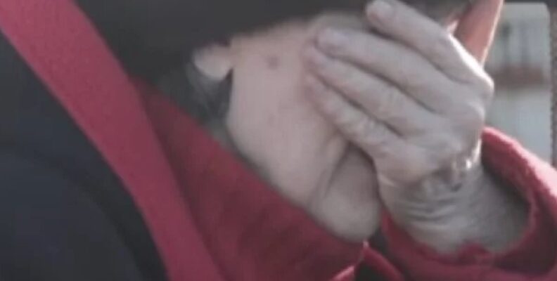 “Нікуди тебе забрати”: рідні покинули 73-річну жінку в прифронтовому місті “Нікуди тебе забрати”: рідні покинули 73-річну жінку в прифронтовому місті