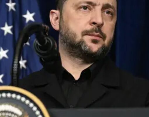 Зеленському під час інтерв’ю увімкнули саундтрек із серіалу “Слуга народу” Зеленському під час інтерв’ю увімкнули саундтрек із серіалу “Слуга народу”