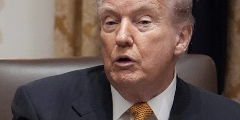 Трамп розповів, завдяки чому Україна “вижила”