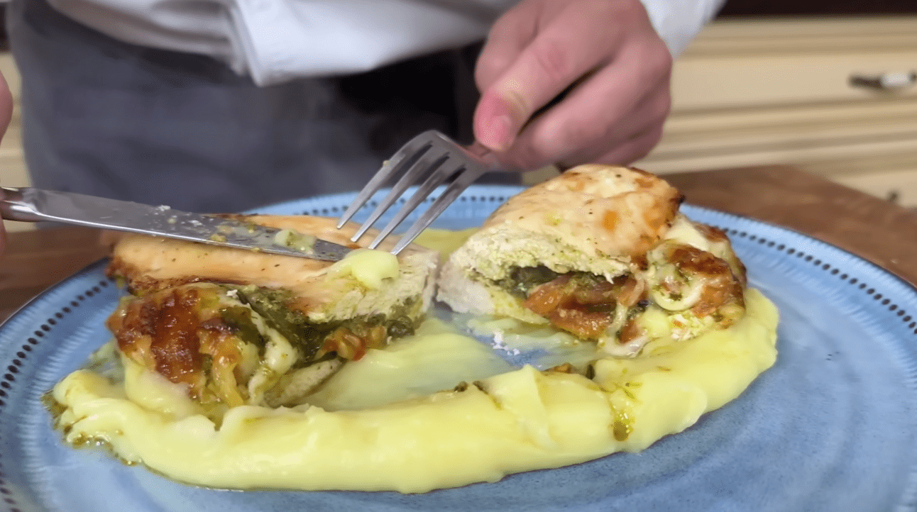 Кулінари розсекретили, як приготувати ніжне та соковите куряче філе Кулінари розсекретили, як приготувати ніжне та соковите куряче філе