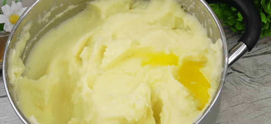 Замість вершків і сметани додаю в картоплю 1 ложку ось чого: ніжно навіть на другий день Замість вершків і сметани додаю в картоплю 1 ложку ось чого: ніжно навіть на другий день