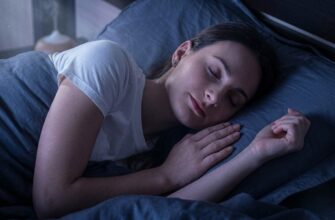 По 2 краплі на подушку – і я сплю як немовля всю ніч: цей копійчаний засіб рятує від безсоння