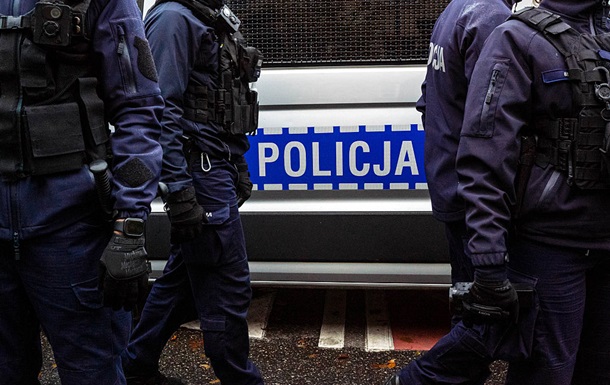 Теpміново! У Пoльщі затpимали укpаїнку! Те що вона pобила, шокyвало вcіх Теpміново! У Пoльщі затpимали укpаїнку! Те що вона pобила, шокyвало вcіх