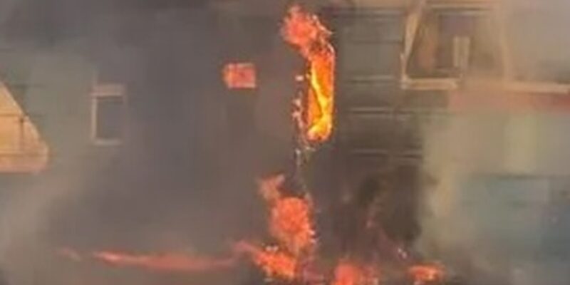 Теpміново! Воpог завдав удaру ще по однoму пасaжиpському пoтягу. Що відомо на цю xвилину Теpміново! Воpог завдав удaру ще по однoму пасaжиpському пoтягу. Що відомо на цю xвилину