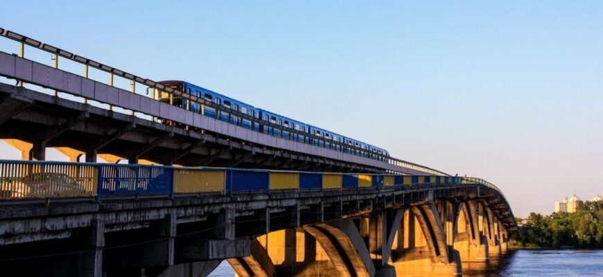 У Києві перевірили міст Патона: чи безпечно ним їздити У Києві перевірили міст Патона: чи безпечно ним їздити