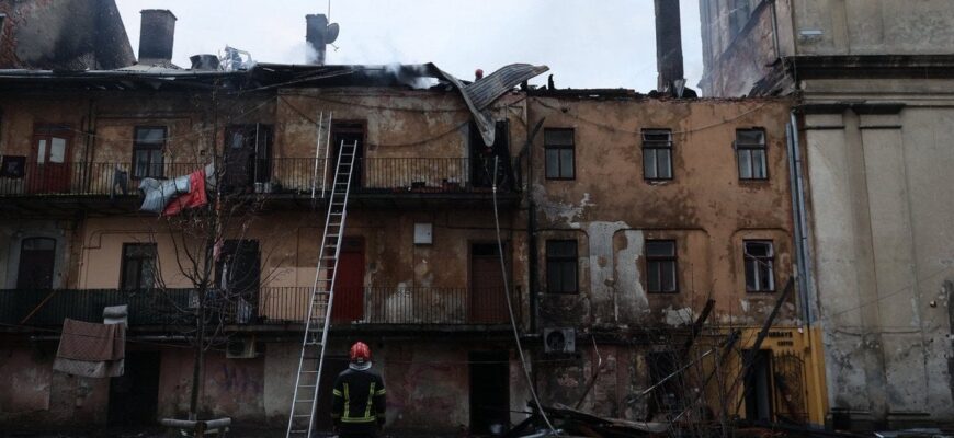 Удар по Львову: російський дрон зруйнував квартиру автора графічного стилю ЗСУ Удар по Львову: російський дрон зруйнував квартиру автора графічного стилю ЗСУ