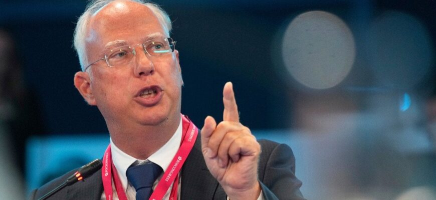 Нафта в обмін на Україну?: чому спецпредставник Путіна терміново прилетів до США Нафта в обмін на Україну?: чому спецпредставник Путіна терміново прилетів до США