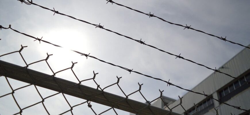 У Росії українку відправили на 13 років до колонії за переказ грошей на потреби ЗСУ У Росії українку відправили на 13 років до колонії за переказ грошей на потреби ЗСУ