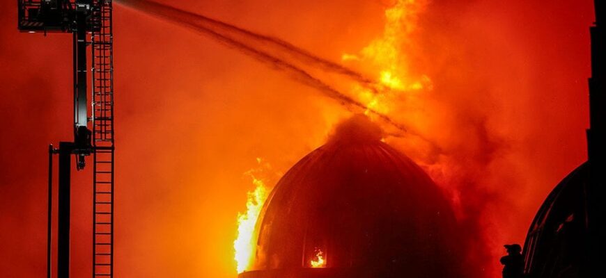 Велика пожежа паралізувала вокзал: скасовано десятки рейсів (фото) Велика пожежа паралізувала вокзал: скасовано десятки рейсів (фото)