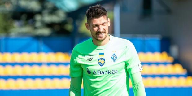 “Виставив себе клоуном на всю країну”: Ексголкіпер Динамо розкритикував гравця УПЛ за “унікальне” інтерв’ю (відео) “Виставив себе клоуном на всю країну”: Ексголкіпер Динамо розкритикував гравця УПЛ за “унікальне” інтерв’ю (відео)