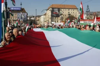 Заполонили центр міста: У Будапешті тисячі людей вийшли на мітинг проти Орбана (відео)