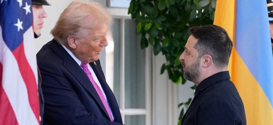 Зеленський хотів подарувати Трампу iPad із ситуацією на фронті, але не склалося — журналіст FT Зеленський хотів подарувати Трампу iPad із ситуацією на фронті, але не склалося — журналіст FT