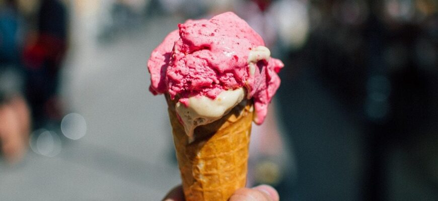 Жінка отримала 14 млн доларів після інциденту з морозивом Жінка отримала 14 млн доларів після інциденту з морозивом