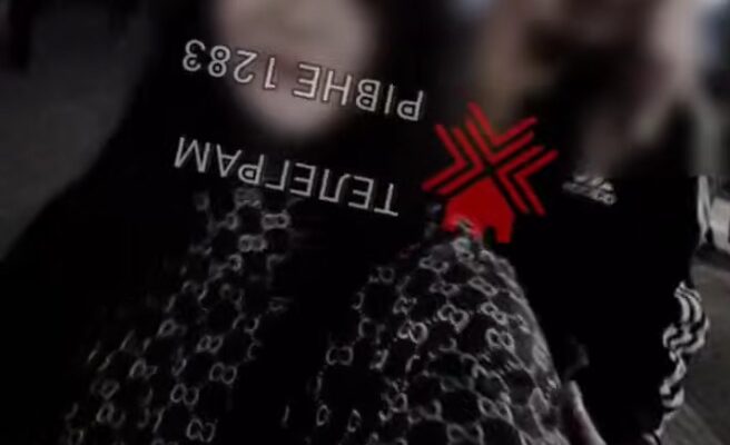 У Рівному підлітки знімали відео під російську музику біля портретів загиблих Героїв У Рівному підлітки знімали відео під російську музику біля портретів загиблих Героїв