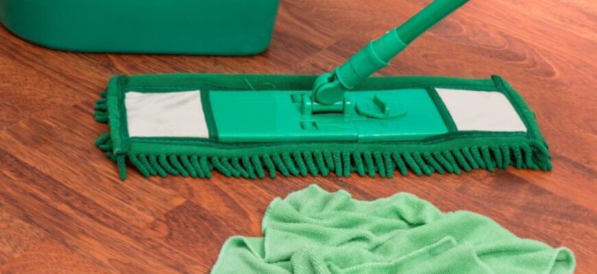1 ложка цього у воду — і підлога блищить без розводів: простий секрет швидкого прибирання 1 ложка цього у воду — і підлога блищить без розводів: простий секрет швидкого прибирання